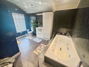 Photo 1- click for photo gallery